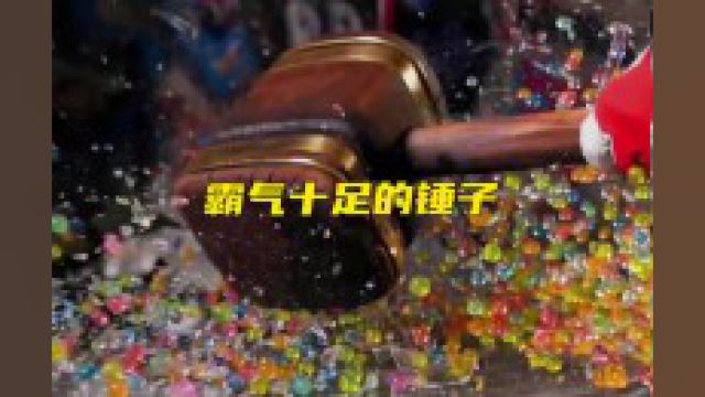 毫无价值的木桩,小伙靠它发家致富,看完才知道这是个高手