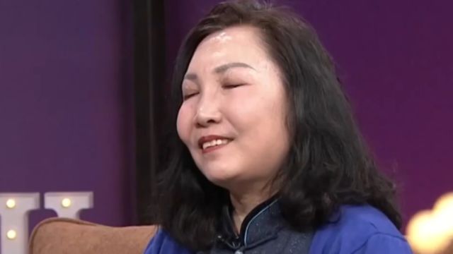 董女士优雅有气质,让男嘉宾都自愧不如,感觉配不上女士