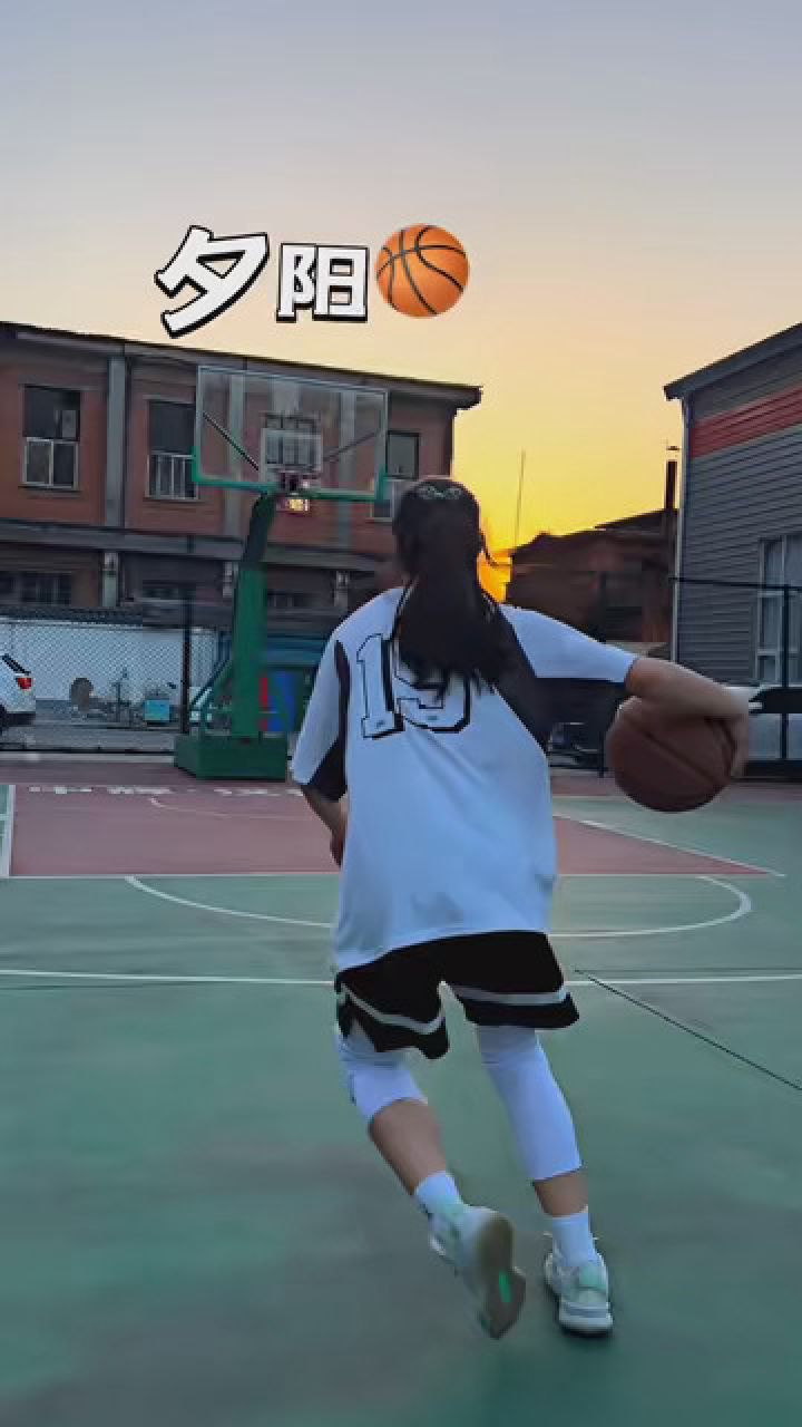 在信一次 扣6 这个夏天暴涨5 厘米～ #德鲁大妈 #打篮球的女生 #自由