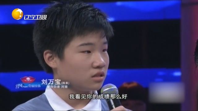 男孩现场表演杂技,只为证明自己有能力供姐姐读书,太心疼了