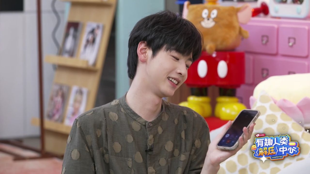 mc任胤菘惊喜连线秦牛正威,获赞美丽友人 —— 揭秘明星间的友情时刻