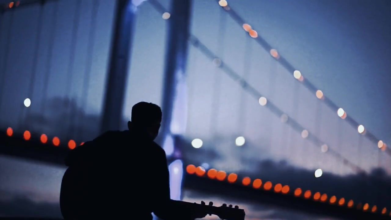 伤感男生弹吉他背影#素材 #情感 #励志 #伤感