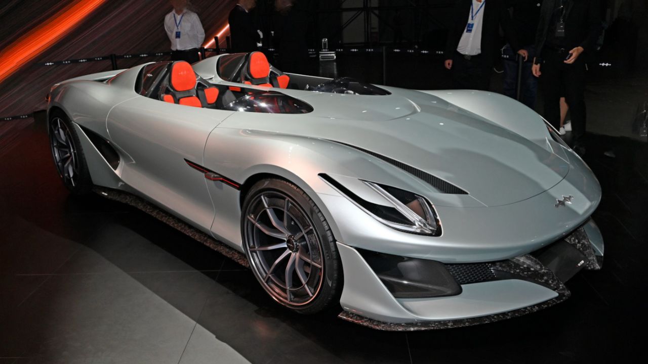 将跑车的价格打下来!方程豹super9已就位,双门两座蝴蝶门