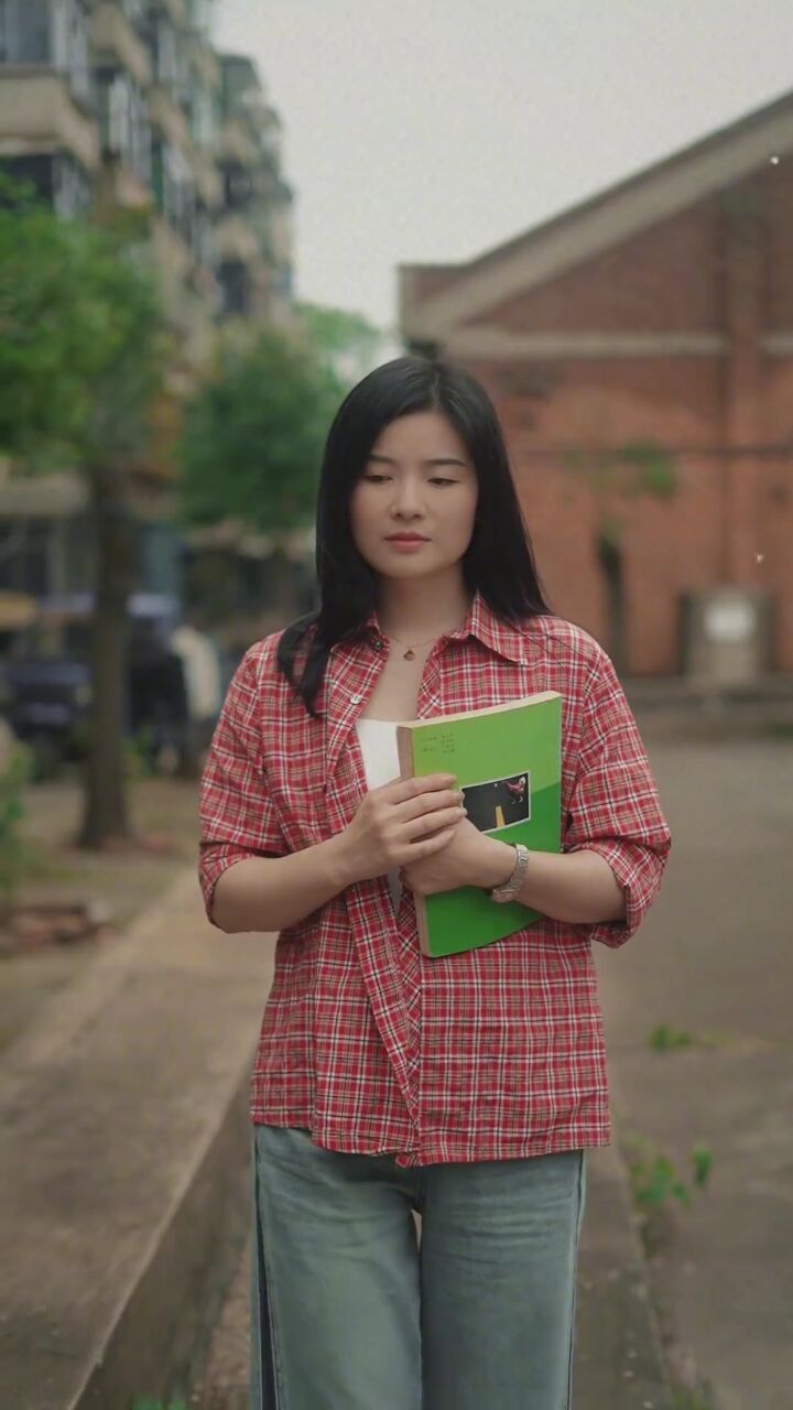 蓦然回首,是牵强的笑容#年代感 #自制mv #翻唱歌曲 #县城文学