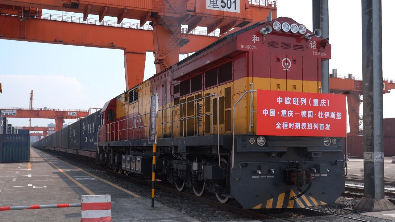 重庆首开全程时刻表中欧班列 高效直通德国杜伊斯堡