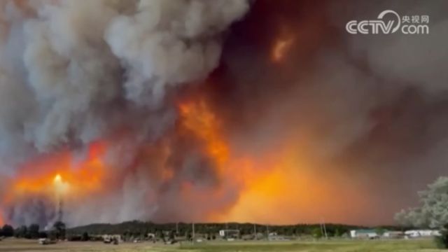 美国新墨西哥州突发野火 ,7000人紧急疏散