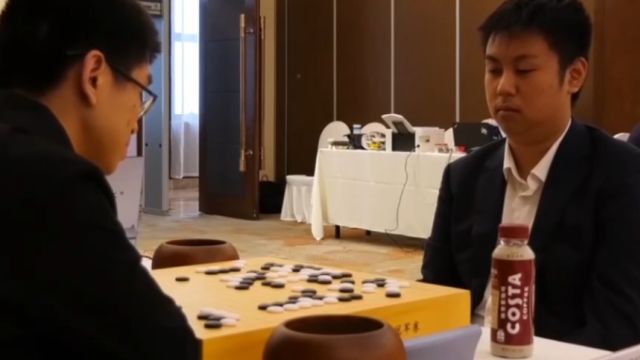 烂柯杯围棋赛结束八强较量,小将金禹丞击败范廷钰闯入四强