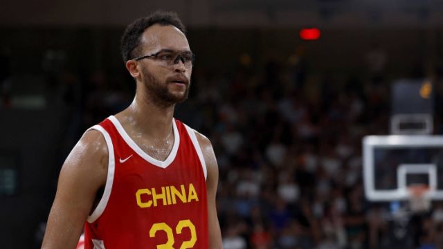李凯尔正面回应退出国家队流言：仍想为中国男篮效力，目标助队进入奥运