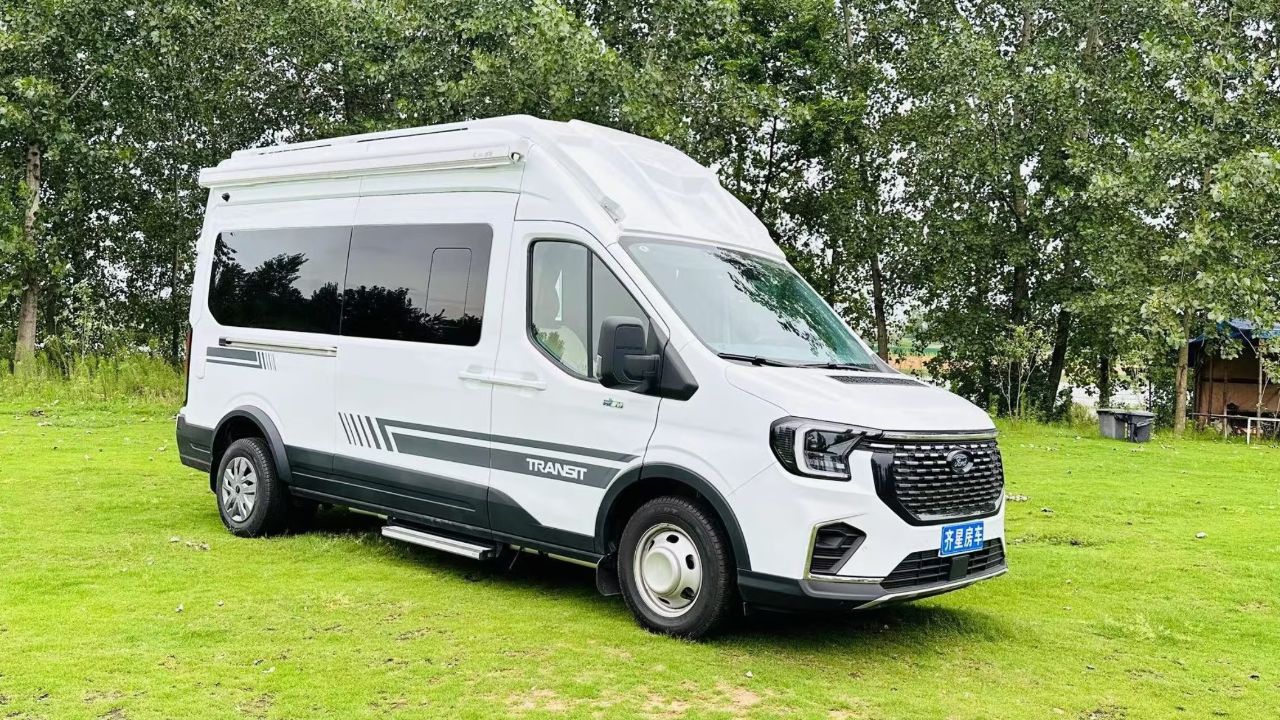 展开新下线福特t8商旅房车,配置大升级布局超靓眼,智能操控太给力