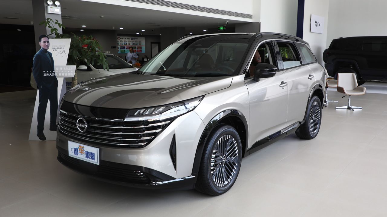 25万级大七座suv,新车全系搭载2.0t 9at,东风日产探陆到店实拍