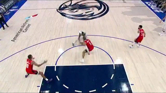 NBA常规赛：独行侠vs黄蜂第1节中文解说回放