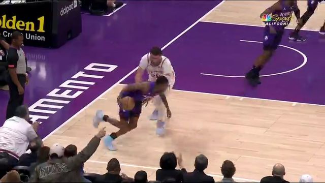 NBA常规赛：太阳vs国王英文原声全场回放
