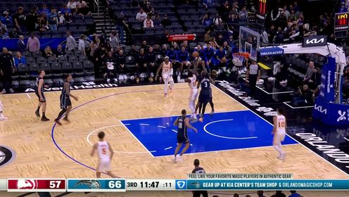 《NBA全场集锦》能内能外！奥孔古底角三分命中逐渐缩小分差