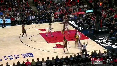 《芝加哥公牛》NBA常规赛：老鹰vs公牛第4节英文原声回放