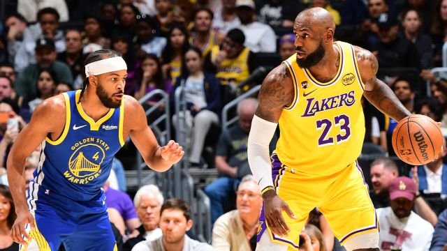 勇士vs湖人精华回放 詹姆斯两双表现助湖人三连胜