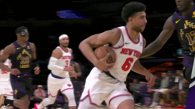 来点帅的 里夫斯行进间送出精准背传 海耶斯跟进暴扣引爆全场