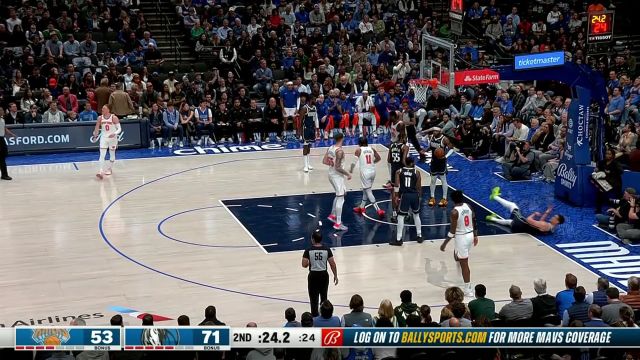 内线翻江倒海！布伦森无惧防守碾压禁区打成2+1