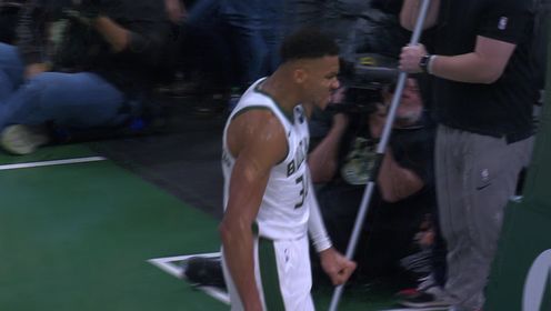 《TOP时刻》14日NBA最佳镜头 比斯利虎口夺食助攻字母哥暴扣