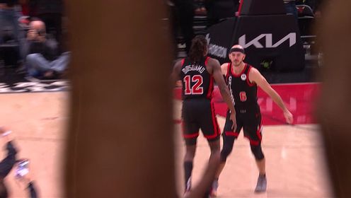 《TOP时刻》1日NBA最佳镜头 卡鲁索大心脏逆天绝平三分