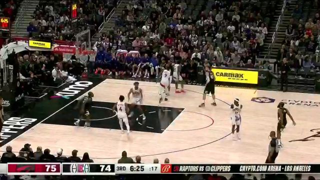 看似随意其实精准 哈登连线小卡轻轻松松空接上篮