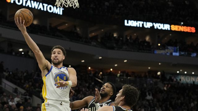 克莱汤普森vs雄鹿集锦 准星欠佳全场砍下21分难救主