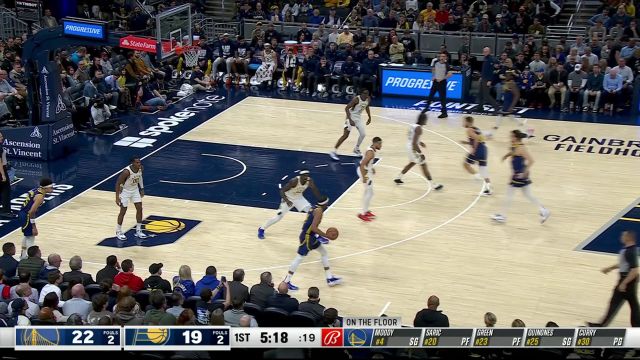 状态简直无敌 库里首节发难三分6中6拿下18分