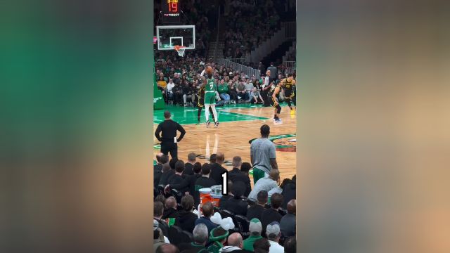 已经完全拦不住了 布朗连续三记三分打穿防线