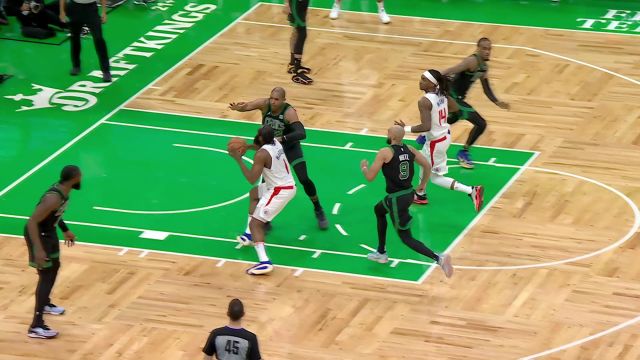 别以为面前是一片坦途 哈登突破上篮怀特黄雀在后追身大帽