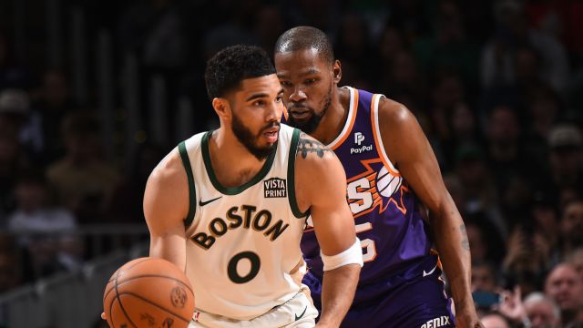 太阳112-127凯尔特人 双探花合砍63分杜兰特20分半场迷失绿军主场射落太阳