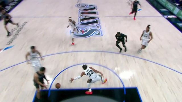 给年轻人上一课！欧文切掉文班亚马上篮快攻推进妙传约什-格林单手劈扣