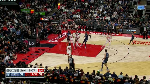 如入无人之境！GG-杰克逊顺步突破直杀篮下一飞冲天暴扣得手