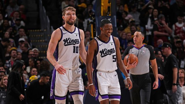 国王102-98掘金 福克斯窒息时刻连砍10分国王逆转送掘金3连败