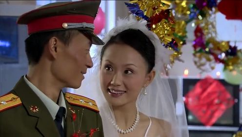 雪域情：军人5千米高原办婚礼，新娘不听劝穿婚纱，当场发病去世