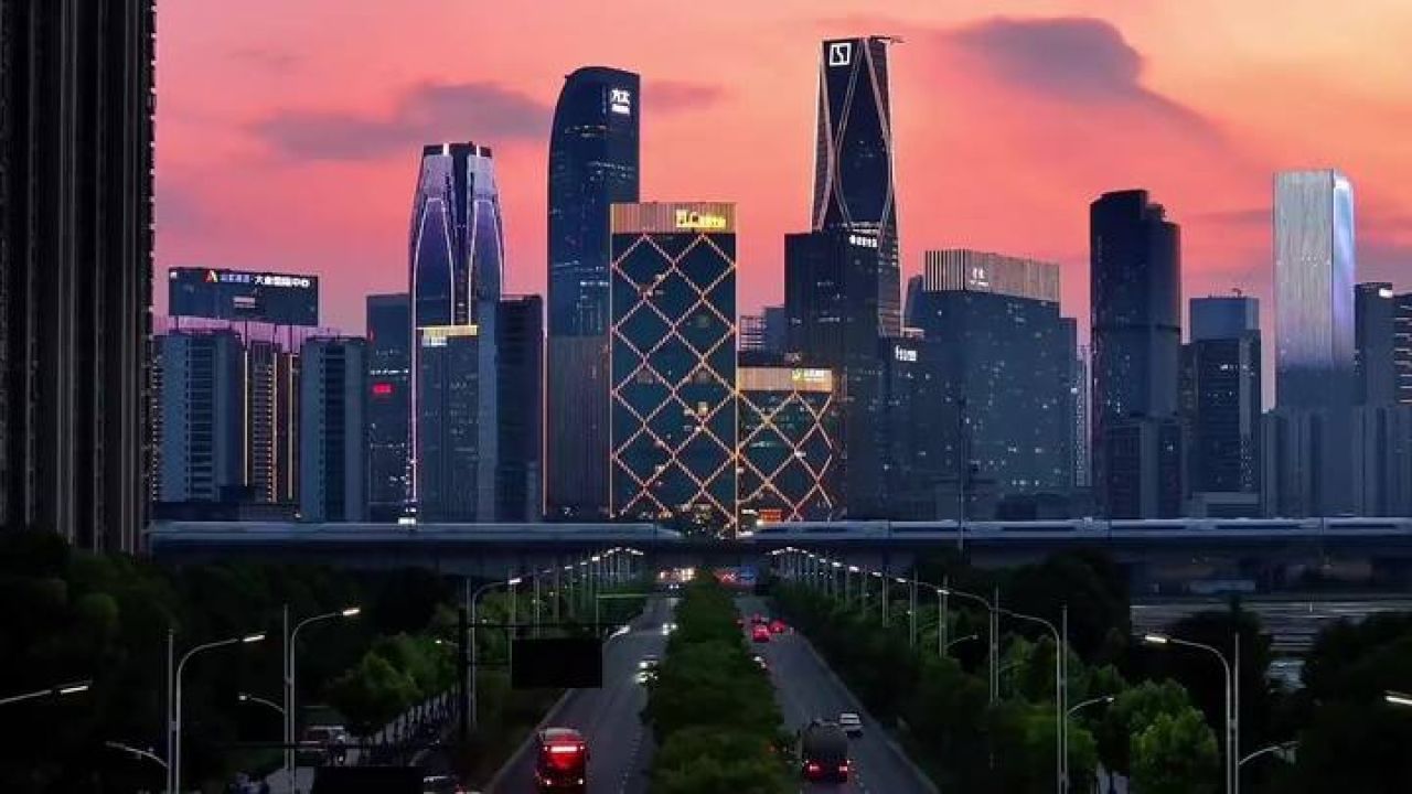傍晚时分的杭州钱江世纪城,国际化大都市范儿