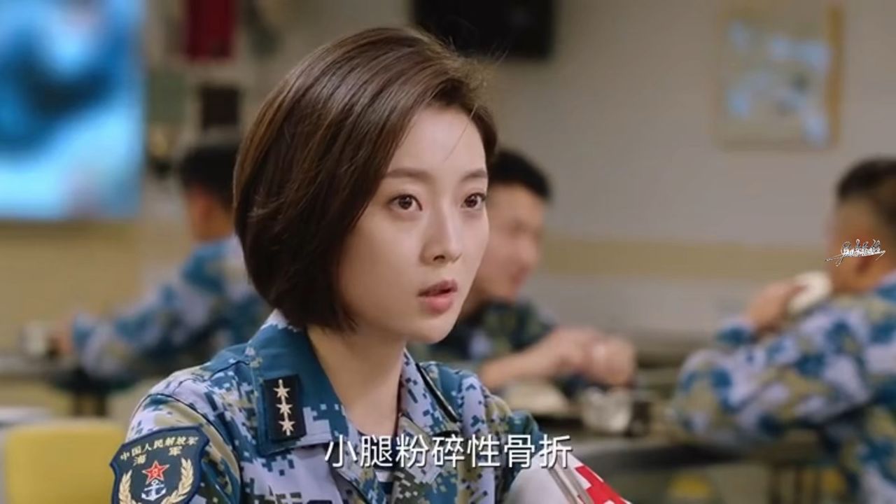 爱上海军蓝：队友执行任务时受伤，军队生涯可能也要就此结束_高清