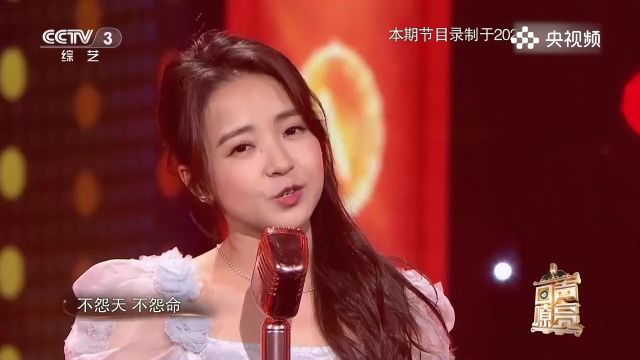 糖妹演唱《万水千山总是情》,歌声非常到位,很好听