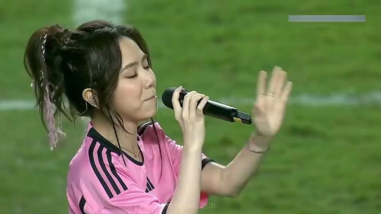 什么水平?梅西中国香港之行,邓紫棋演唱《gloria》