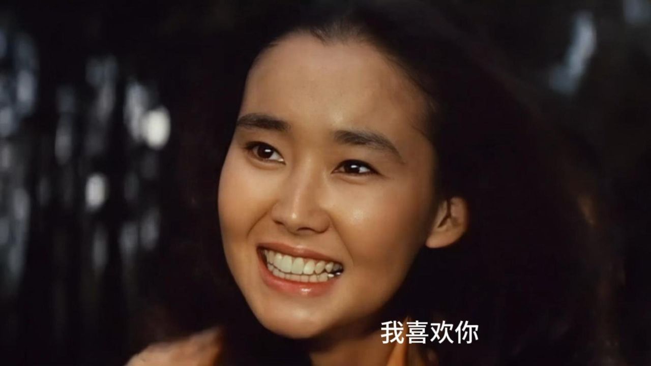 原声看《追捕》马背上 帮助杜丘逃离的真由美表达出自己的真情