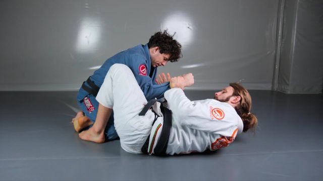 2 on 1 Knee Lever by Adam Wardzsinki