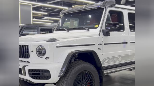 2024新奔驰G634x4喜欢的抓紧