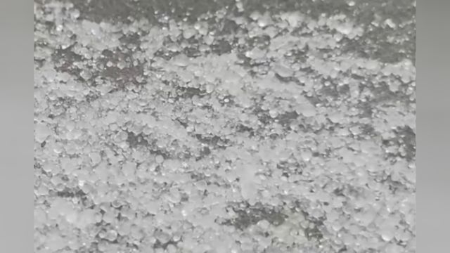 山西:多地出现雪霰,属固态降雪一种