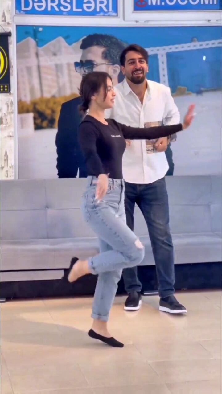 二哥在海外: #阿拉伯特色舞蹈 #每日一舞心情愉悦 #跳舞 #异国风情