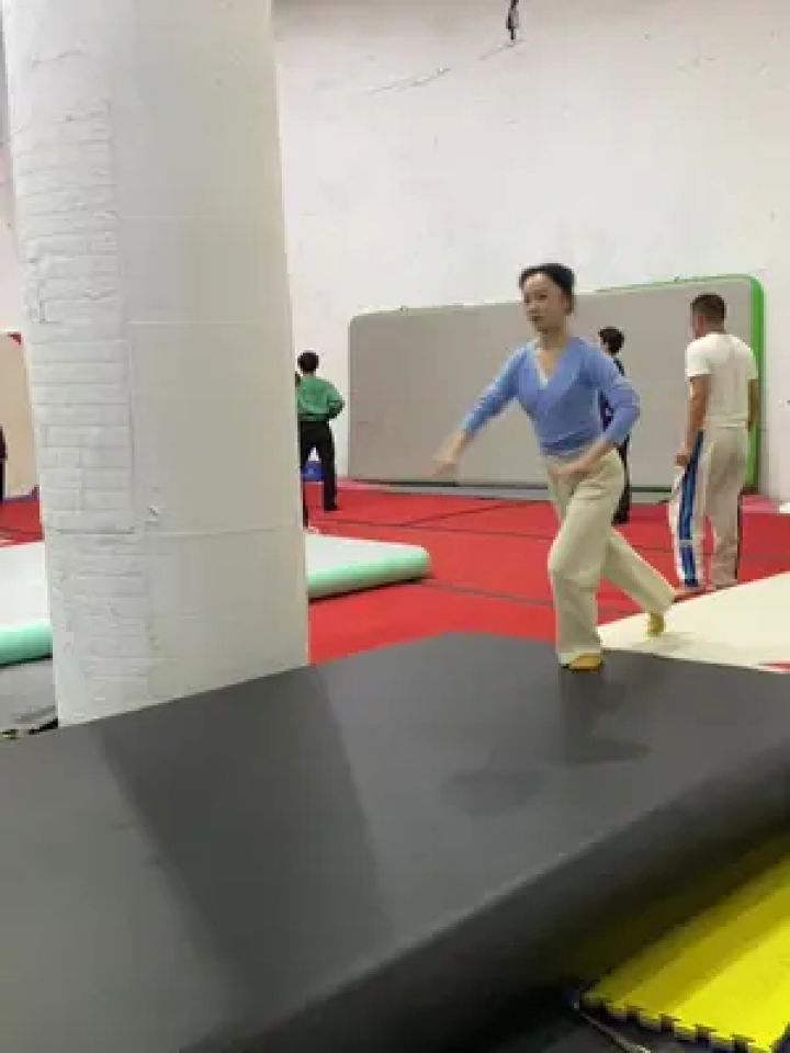 舞蹈生三不沾基本功.云里.蛮子.冒小翻.拉拉提.旋子