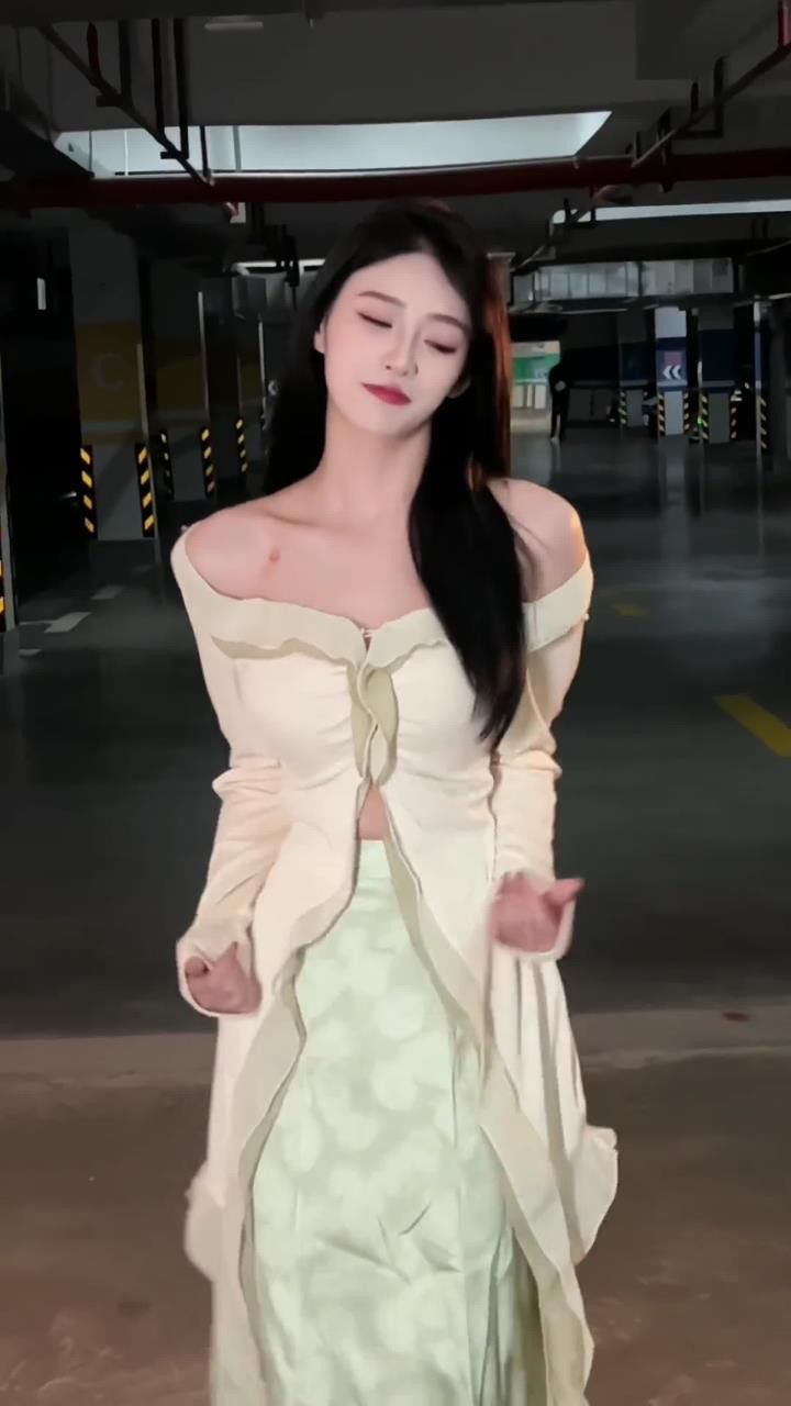 喜欢黑长直的女生再坏也坏不到哪里去吧