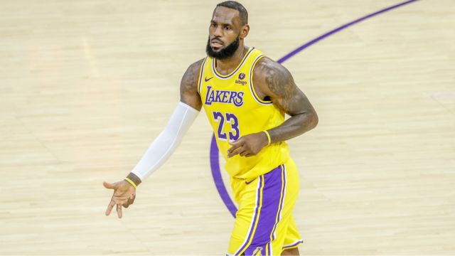 湖人惨败步行者五连胜终结：全队90分赛季新低，三分合计30中5，仅领先勇士1.5胜场
