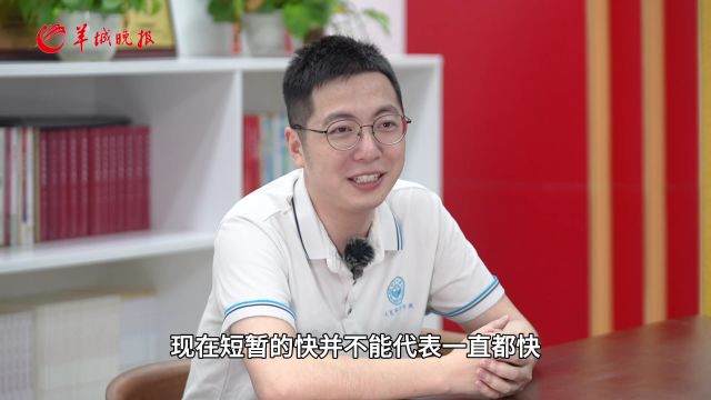 【视频】“台风圈分舵主”陈逸伦:26岁成中大副教授,“绝不拿学生一作”走红