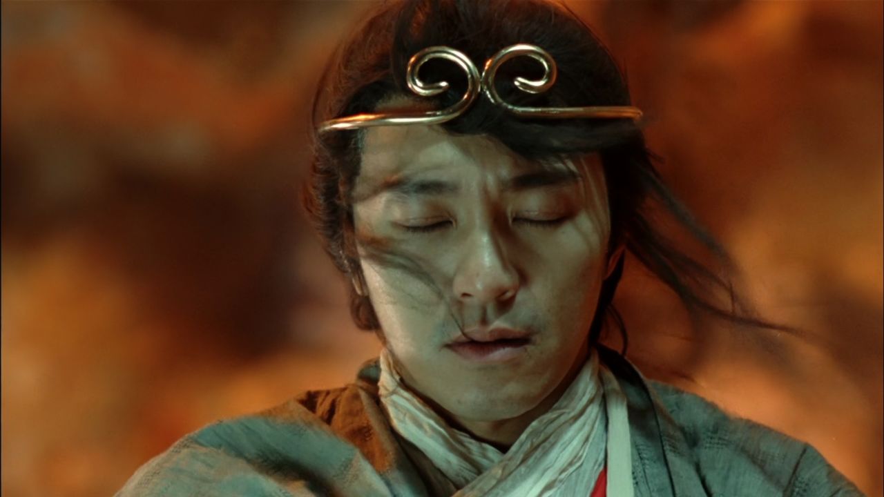 为了救出紫霞仙子,至尊宝只能戴上金箍,化身为孙悟空!