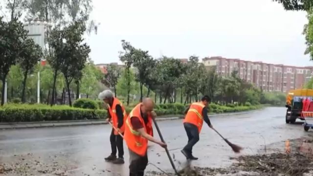 南方多地遭遇极端天气,湖南宜章:9级雷雨大风造成市政设施损坏