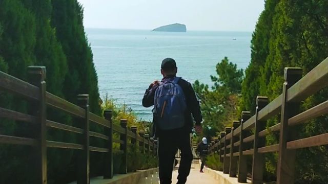 多条小路通大海,大连七贤岭山景海韵相呼映,风景秀丽