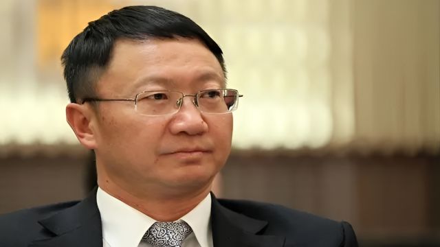 云南白药原董事长王明辉被曝已被带走调查,去年已辞职,公司回应不知情